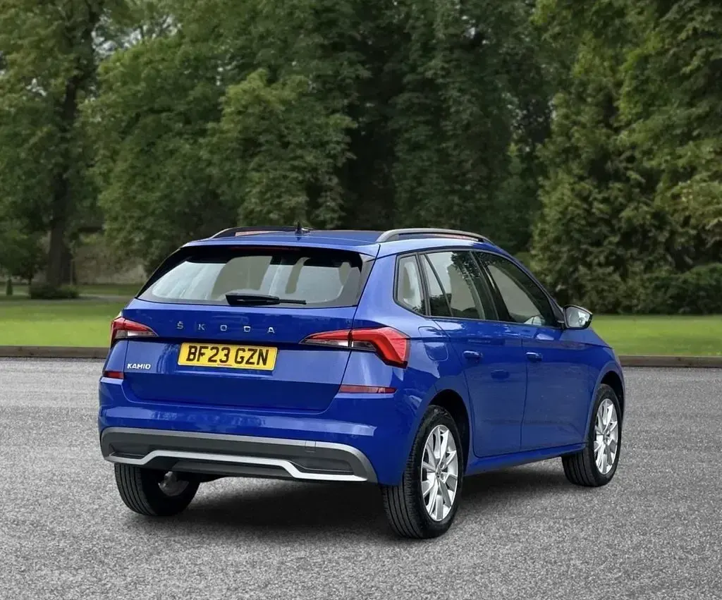 Used Skoda Kamiq SE 95 HP (69 kW) 2023 Blue SUV