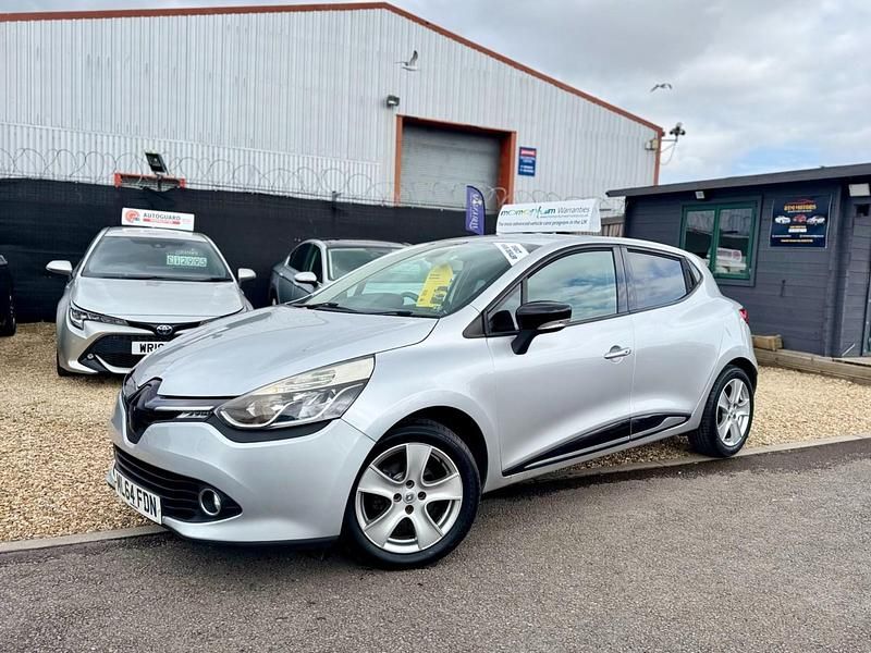 Used Renault Clio IV Dynamique 75 HP (55 kW) 2014 Silver Hatchback