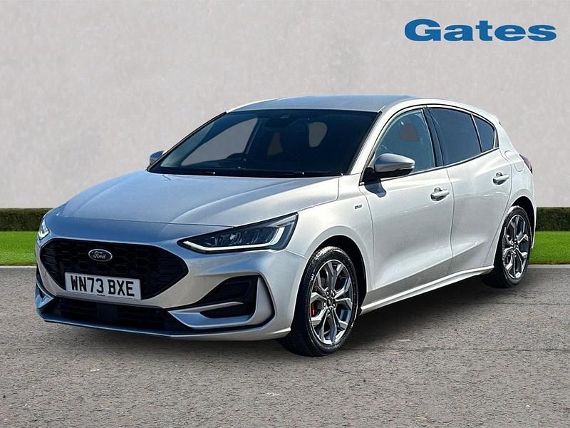 Used Ford Focus ST-Line 155 HP (114 kW) 2023 Silver Hatchback