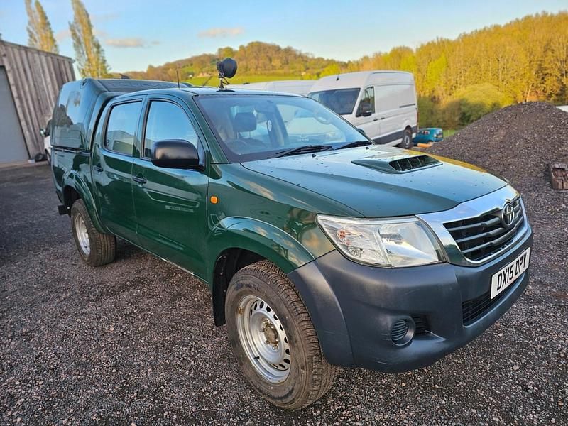 Used Toyota HiLux Active 144 HP (105 kW) 2015 Green Pickup