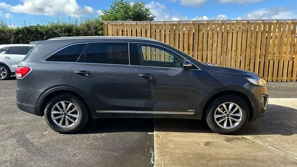 Used Kia Sorento 200 HP (147 kW) 2015 Grey SUV