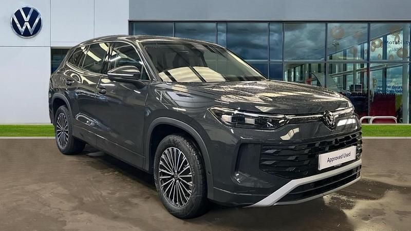 Urano grey Used 2025 VW Tayron Life SUV | £38,990 (Super price) - Image 1/4