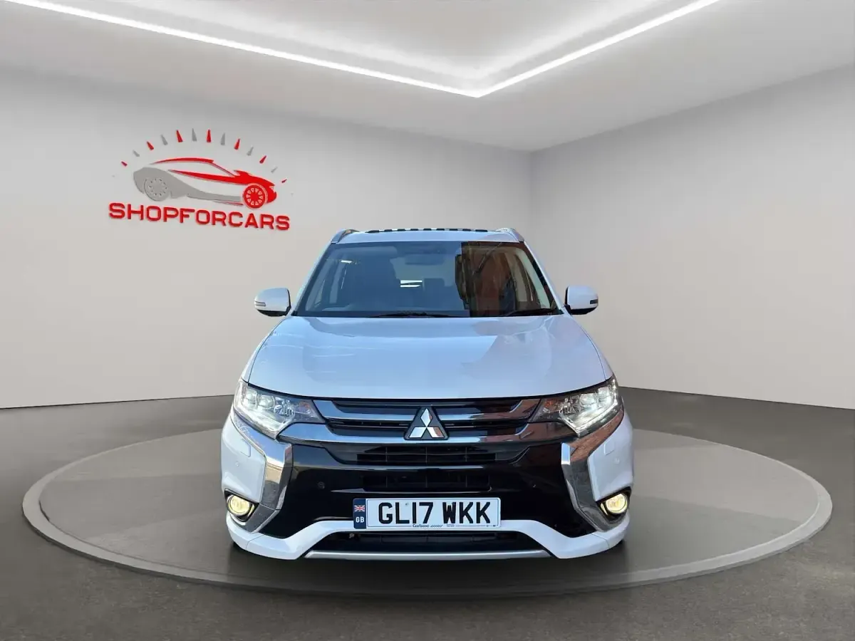 Used Mitsubishi Outlander P-HEV 2017 White SUV