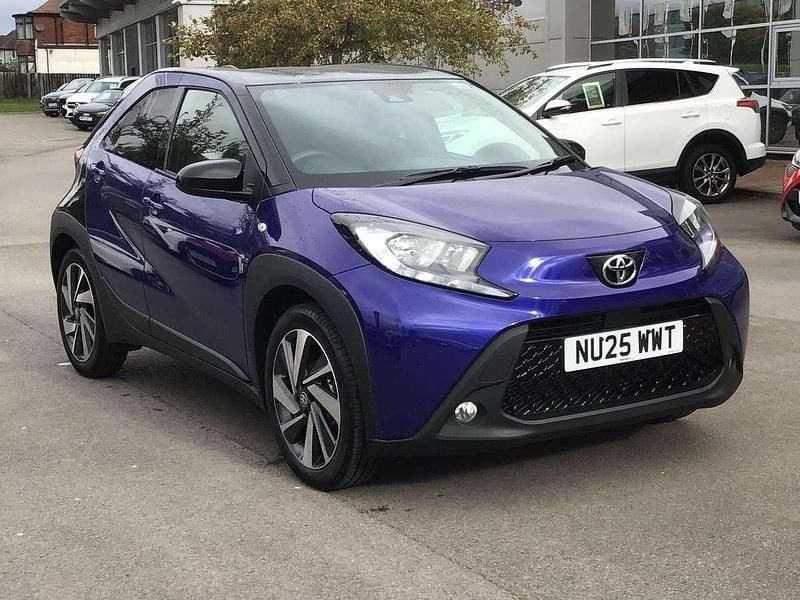 Blue Used 2025 Toyota Aygo Hatchback | £14,950 (Fair price) - Image 1/2