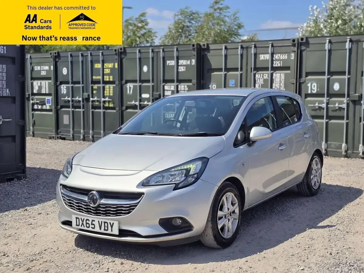 Used Vauxhall Corsa Design Edition 70 HP (51 kW) 2015 Silver Hatchback