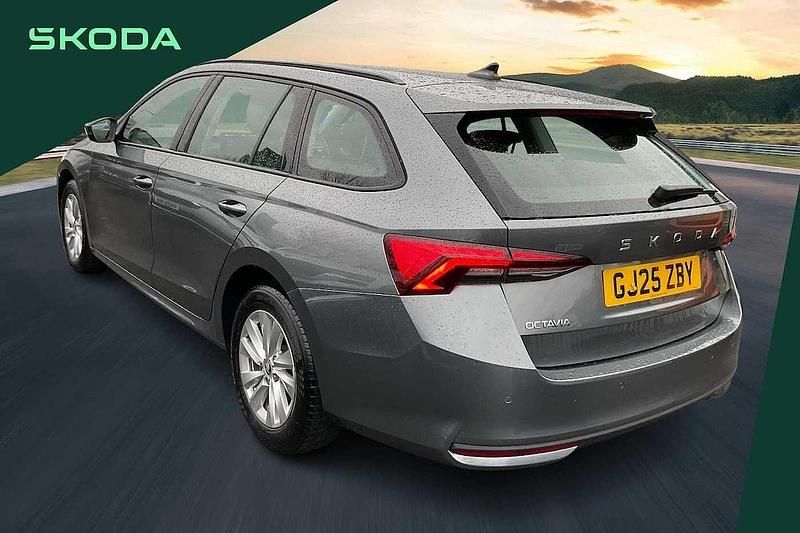 Begagnad Skoda Octavia SE Technology 113 HK (83 kW) 2025 Grå Kombi