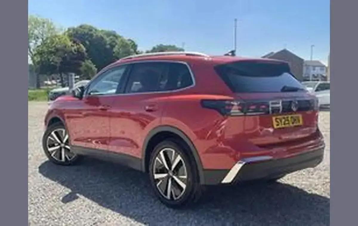 Used VW Tiguan Elegance 148 HP (108 kW) 2025 Red SUV