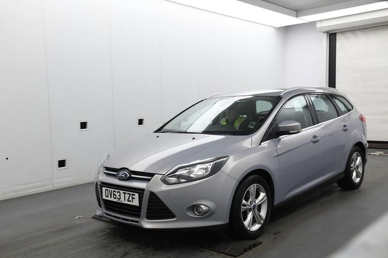 Used Ford Focus Zetec 115 HP (84 kW) 2013 Silver Estate