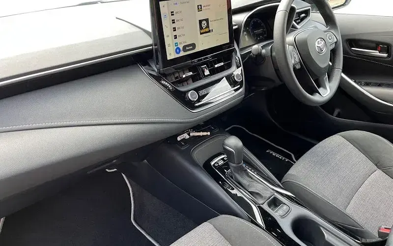 Used Toyota Corolla Design 140 HP (102 kW) 2025 Grey Estate