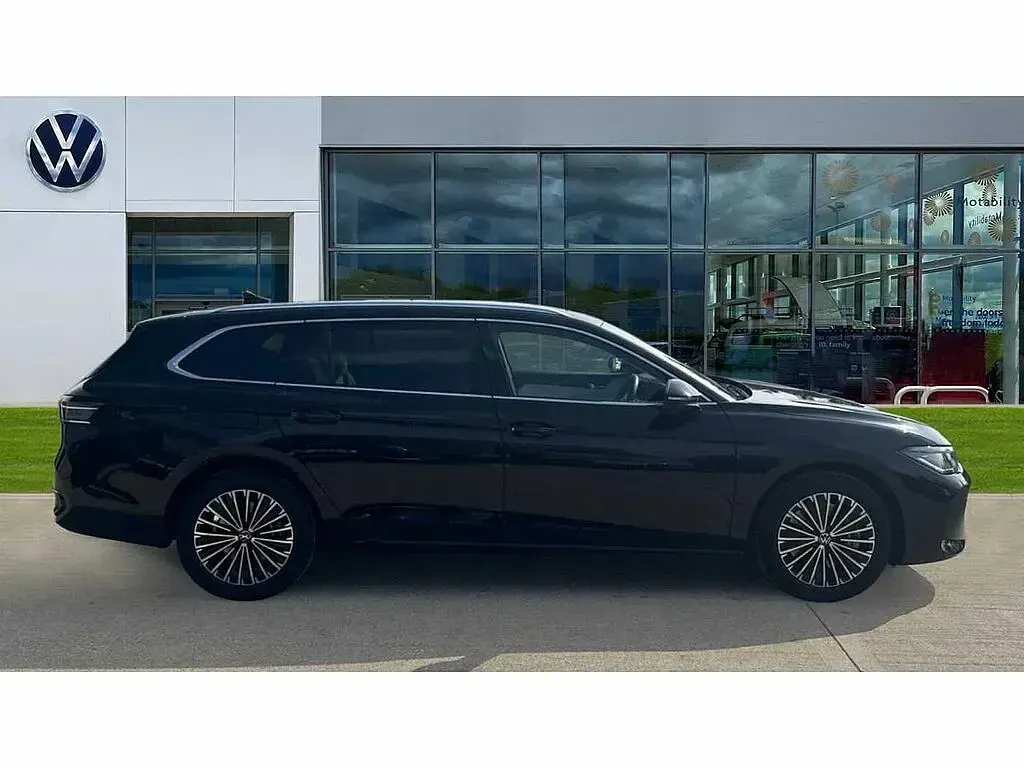 Used VW Passat 272 HP (200 kW) 2025 Estate