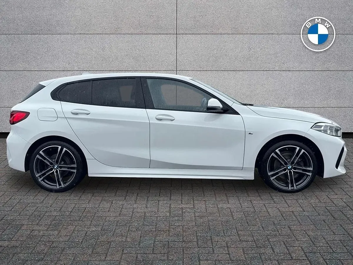 Used BMW 118 M Sport 134 HP (98 kW) 2023 White Hatchback
