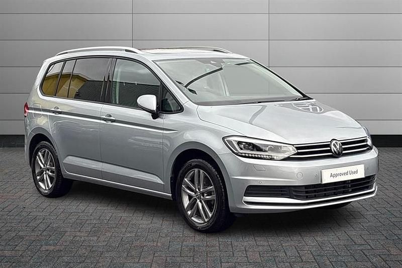 Used VW Touran Match 150 HP (110 kW) 2025 Oyster silver MPV