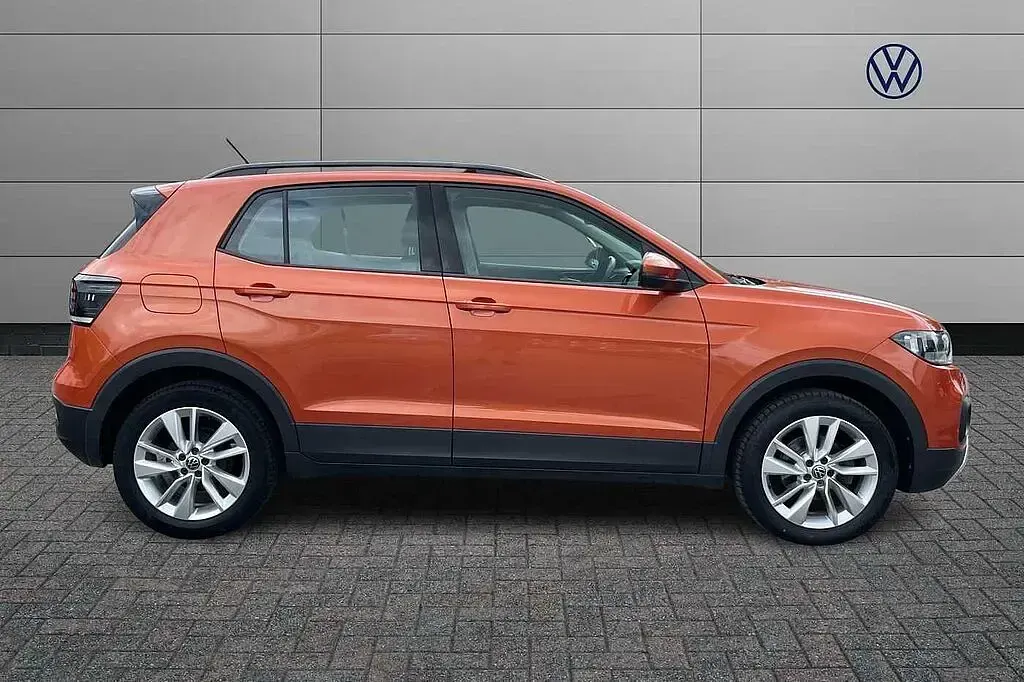 Used VW T-Cross SE 95 HP (69 kW) 2023 SUV