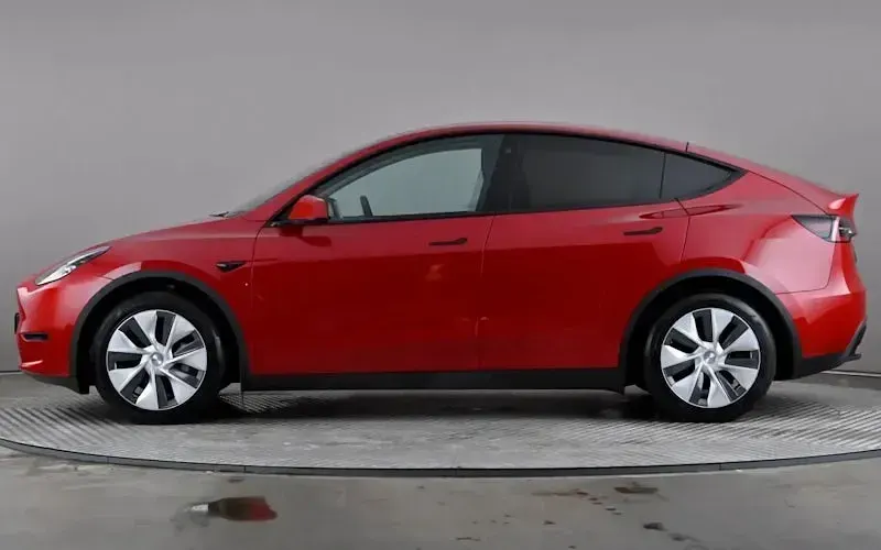 Used Tesla Model Y Long Range AWD 286 kW (389 HP) 2025 SUV