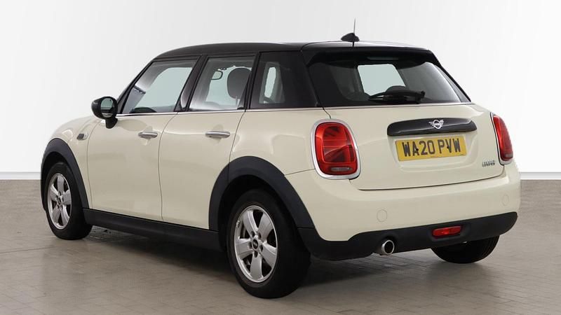 Used Mini Cooper Classic 134 HP (98 kW) 2020 White Hatchback