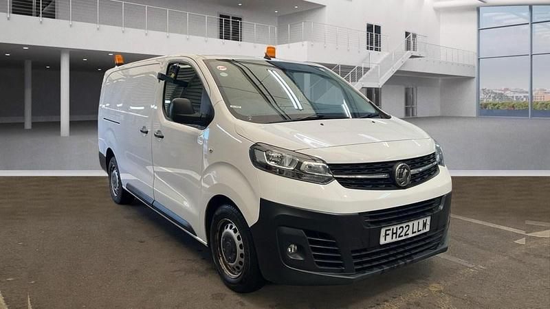 Used Vauxhall Vivaro 145 HP (106 kW) 2022 White MPV
