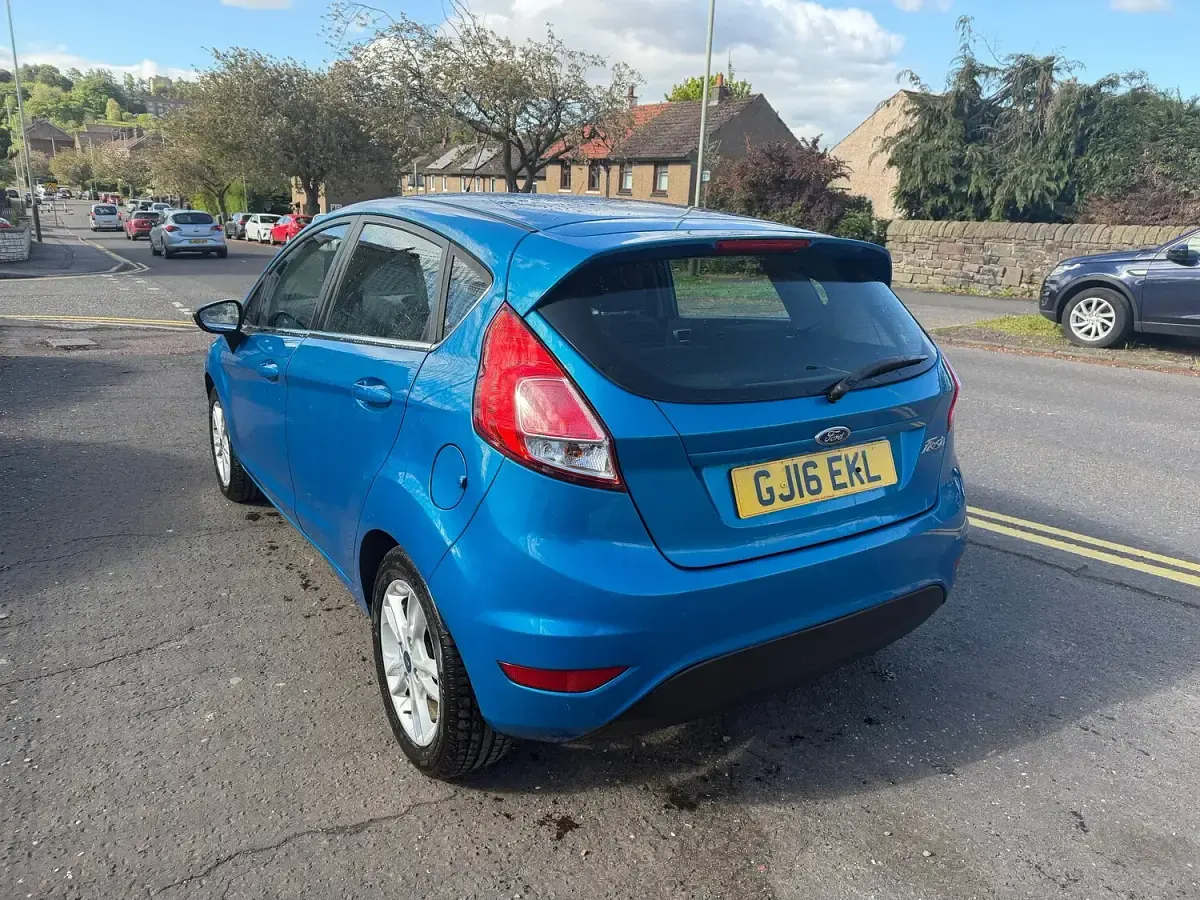 Used Ford Fiesta Zetec 82 HP (60 kW) 2016 Blue Hatchback