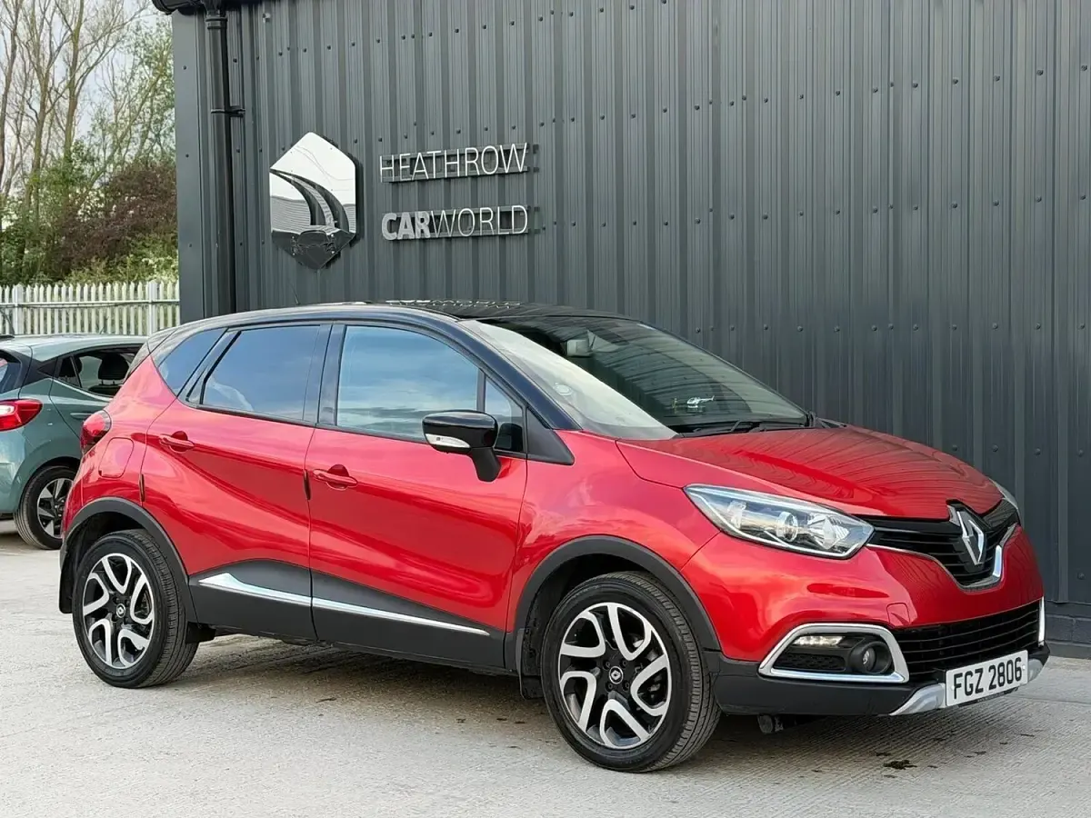 Used Renault Captur Signature 90 HP (66 kW) 2017 Red/black SUV