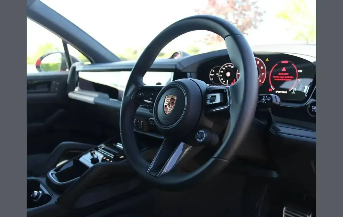 Used Porsche Cayenne Black Edition 512 HP (376 kW) 2025 Red SUV