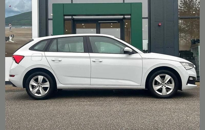 Used Skoda Scala SE 94 HP (69 kW) 2023 Moon white metallic Hatchback
