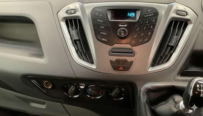 Used Ford Transit Custom 105 HP (77 kW) 2017 White Van