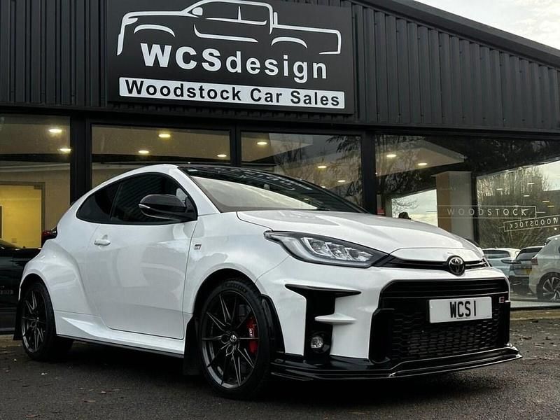 Used Toyota Yaris 272 HP (200 kW) 2022 White Hatchback