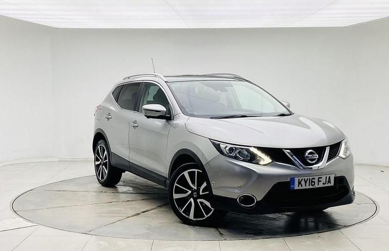 Used Nissan Qashqai Tekna 130 HP (95 kW) 2016 Silver SUV