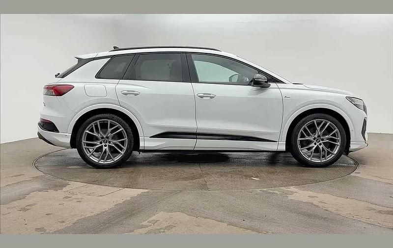Second-hand Audi Q4 e-tron Comfort 219 kW (299 CP) 2023 Alb SUV