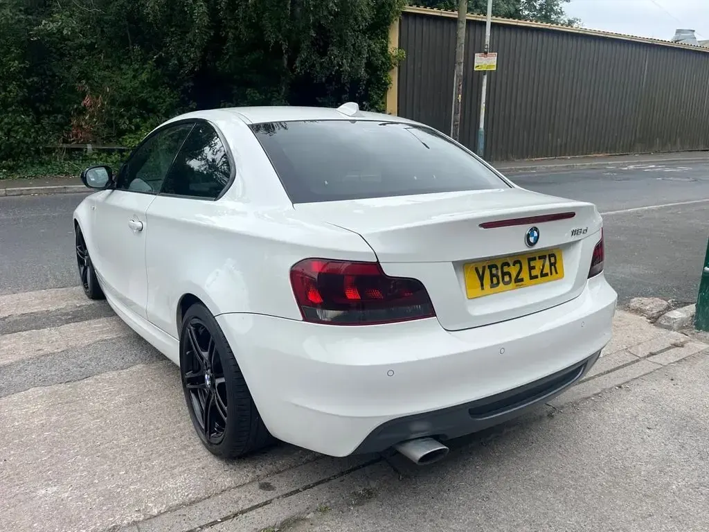Used BMW 118 Coupé Sport Line 143 HP (105 kW) 2012 White Coupe