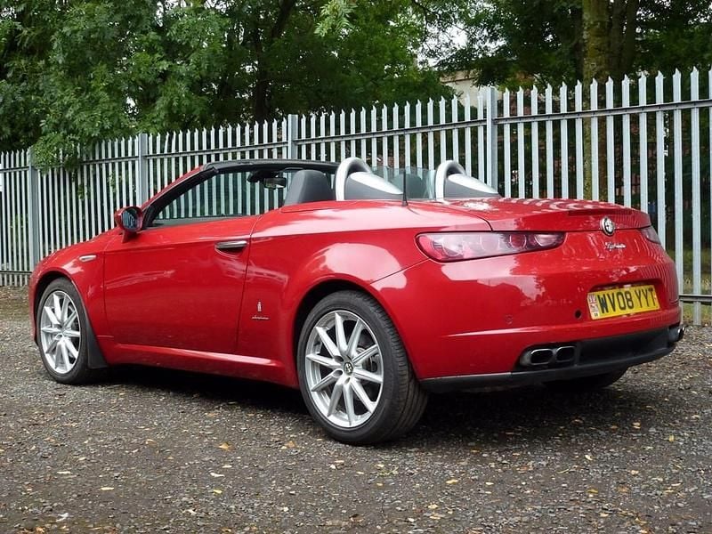 Begagnad Alfa Romeo Spider 2008 Röd Cab