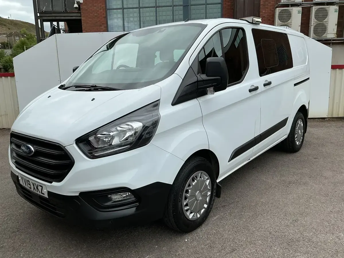 Used Ford Transit Custom 105 HP (77 kW) 2019 White Van