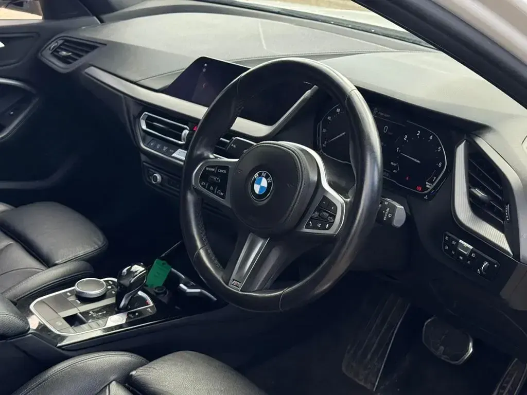 Used BMW 118 M Sport 140 HP (102 kW) 2020 White Hatchback