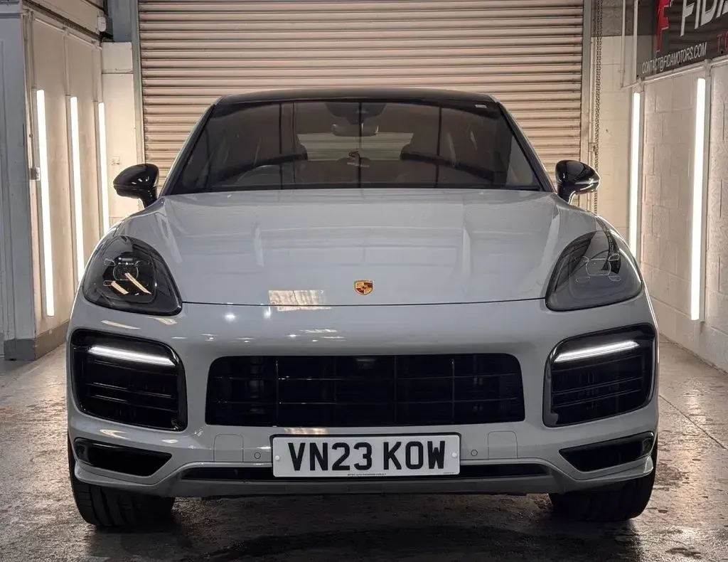 Used Porsche Cayenne 353 HP (259 kW) 2023 Grey SUV
