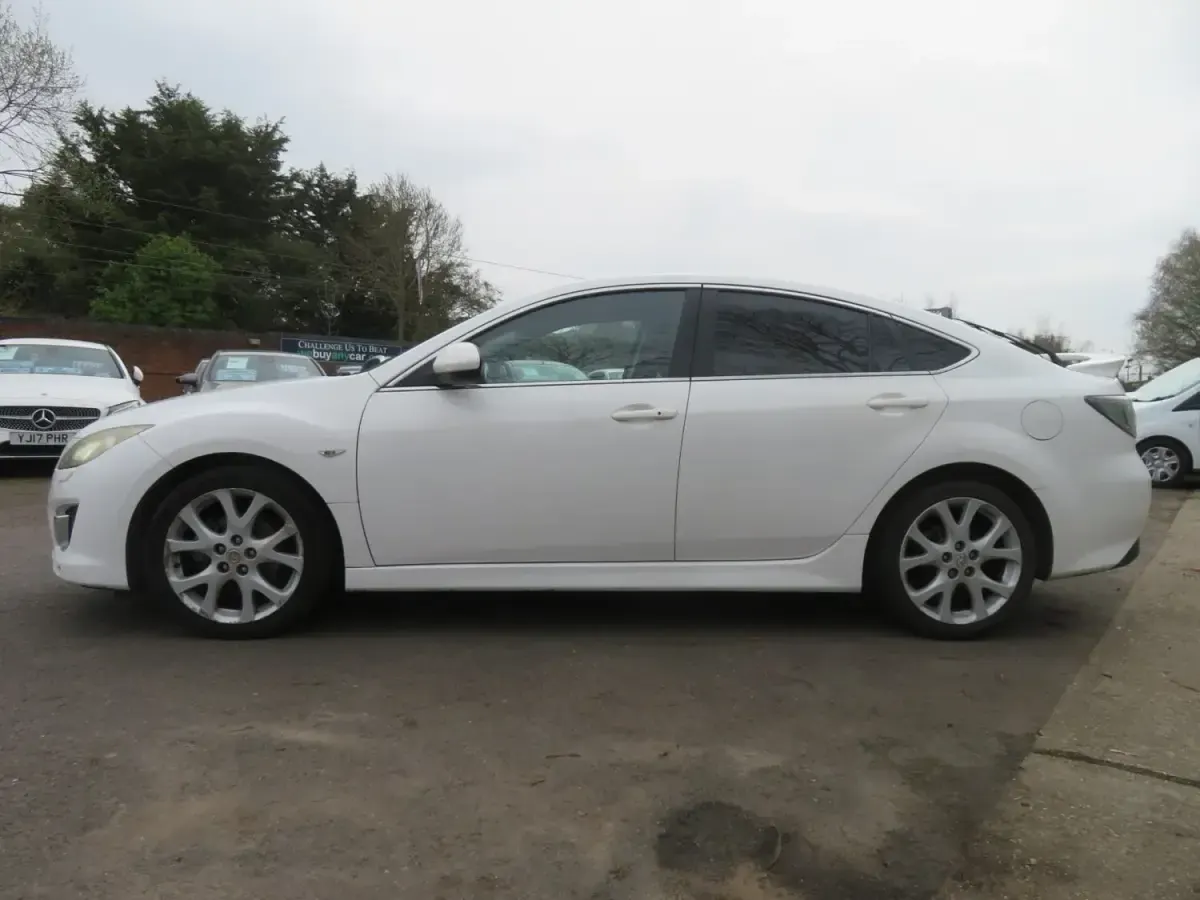 Second-hand Mazda 6 Inclusive 170 CP (125 kW) 2008 Alb Hatchback