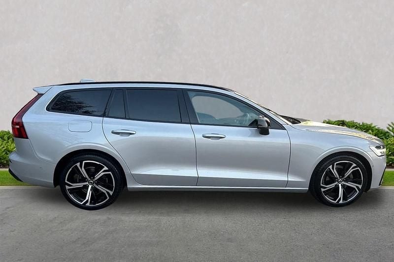 Used Volvo V60 Ultimate 163 HP (119 kW) 2022 Silver Estate