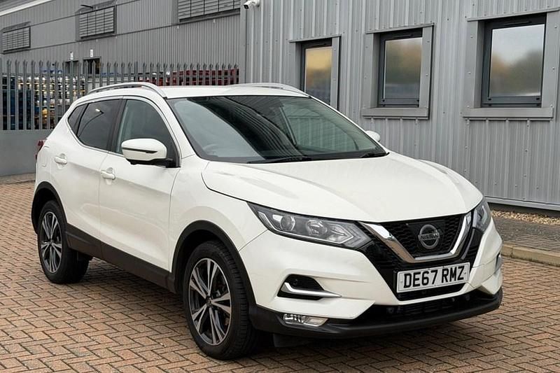 White Used 2017 Nissan Qashqai N-Connecta SUV | £9,500 (Fair price) - Image 1/1
