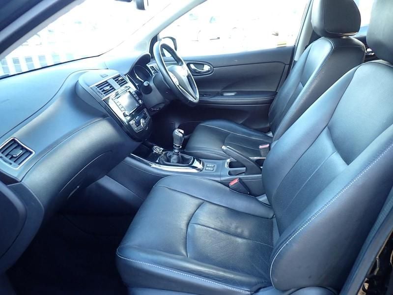 Used Nissan Pulsar Tekna 115 HP (84 kW) 2015 Black Hatchback