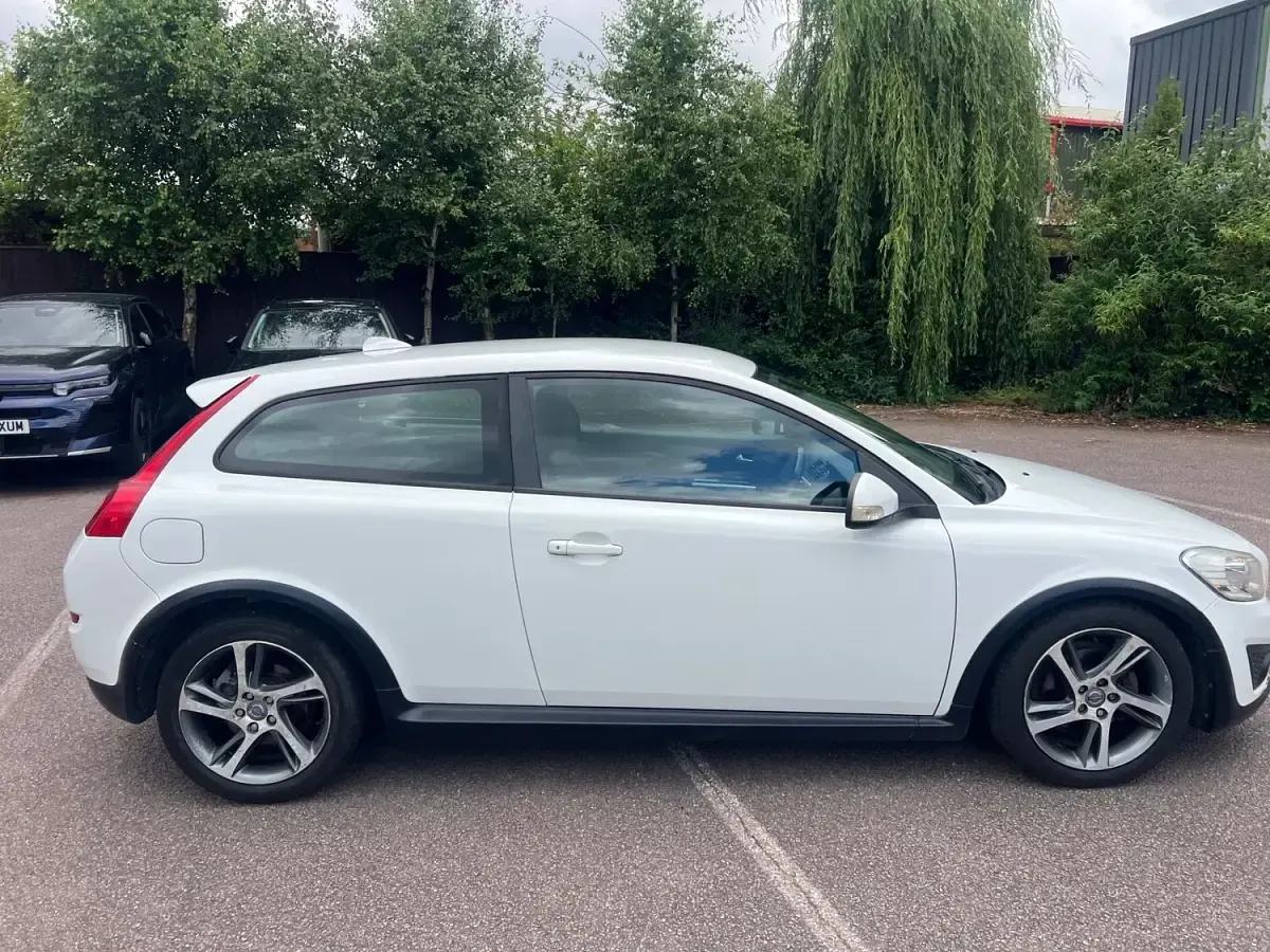 Used Volvo C30 SE 2012 White Hatchback