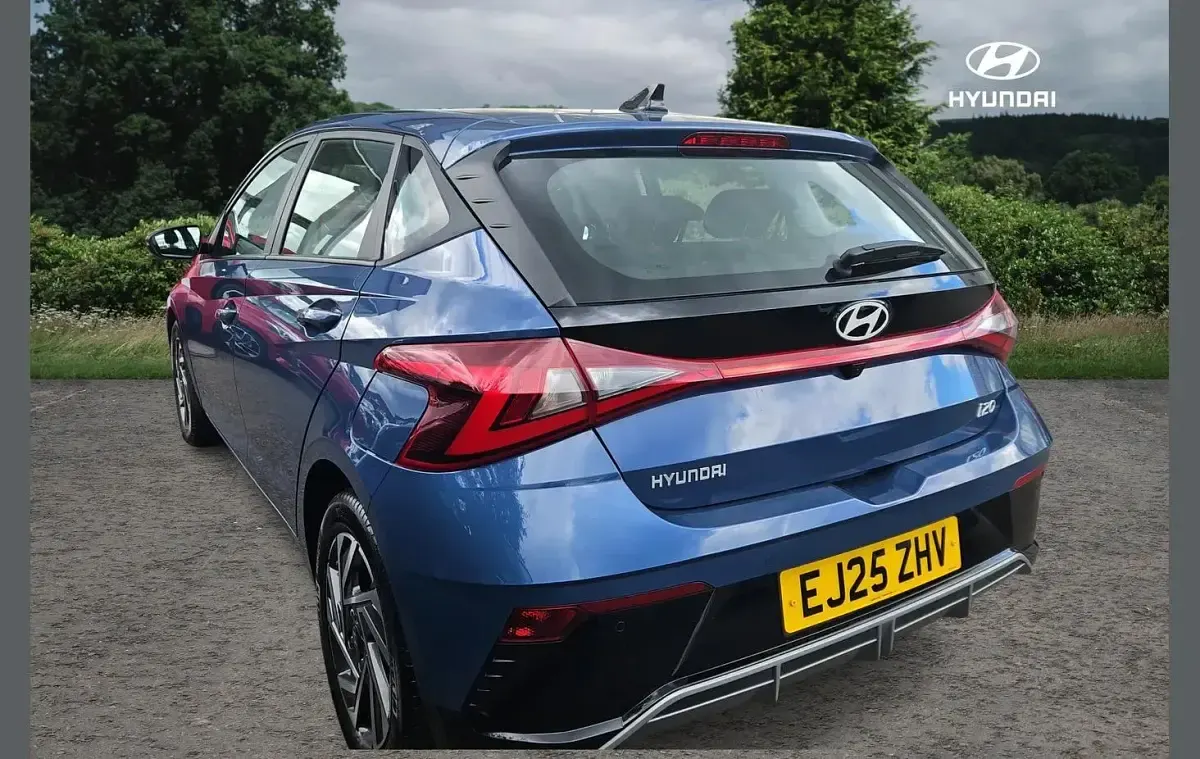 Used Hyundai i20 Advanced 99 HP (72 kW) 2025 Blue Hatchback