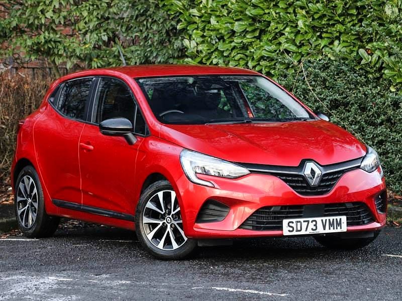 Used Renault Clio V Evolution 90 HP (66 kW) 2023 Red Hatchback
