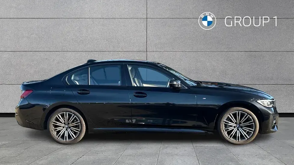 Used BMW 330 M Sport 288 HP (211 kW) 2020 Black sapphire metallic paint Sedan