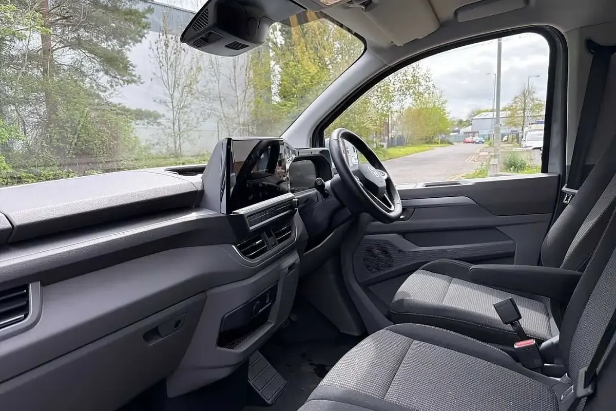 Usado VW Transporter Pro 150 CV (110 kW) 2026 Gris Van