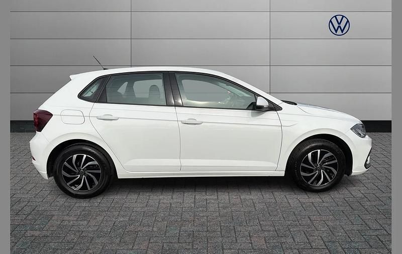 Used VW Polo Life 80 HP (58 kW) 2023 White Hatchback