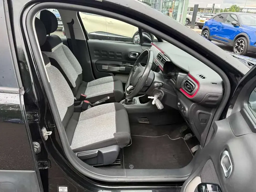 Used Citroën C3 PureTech 82 HP (60 kW) 2018 Black Hatchback