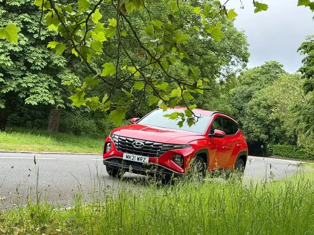Used Hyundai Tucson SE 150 HP (110 kW) 2021 Red SUV