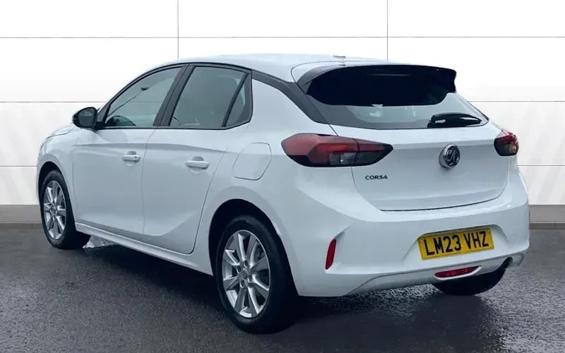 Used Vauxhall Corsa Design Edition 101 HP (74 kW) 2023 White Hatchback