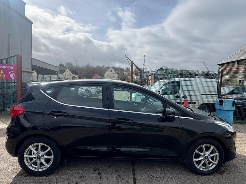 Used Ford Fiesta Zetec 101 HP (74 kW) 2018 Black Hatchback