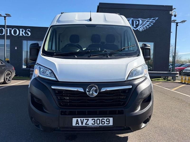 Used Vauxhall Movano S 138 HP (101 kW) 2022 White