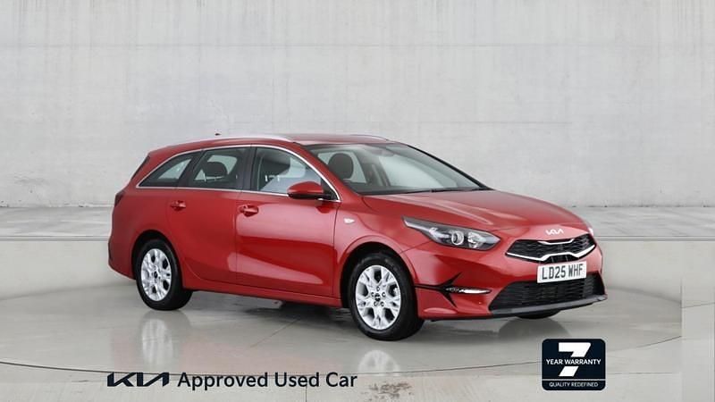 Used Kia Ceed 138 HP (101 kW) 2025 Red Hatchback