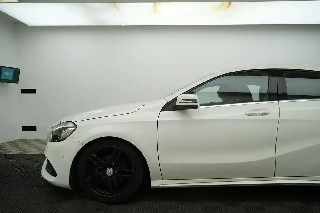Used Mercedes A160 AMG Line Premium 102 HP (75 kW) 2017 White Hatchback